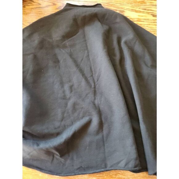 FRANK AND EILEEN - AUDREY FUNNEL NECK CAPELET in black One size - Picture 5 of 6